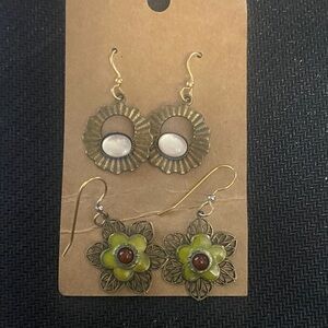 Elegant Floral Earrings Set - Gold and Green